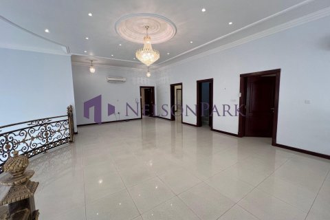 5 bedrooms Villa in Doha, Qatar No. 58243 12