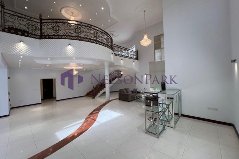 5 bedrooms Villa in Doha, Qatar No. 58243 17