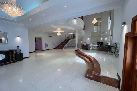 5 bedrooms Villa in Doha, Qatar No. 58243 18