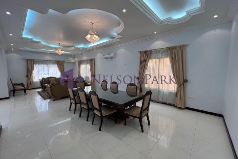 5 bedrooms Villa in Doha, Qatar No. 58243 16
