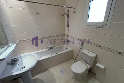 5 bedrooms Villa in Doha, Qatar No. 58243 15