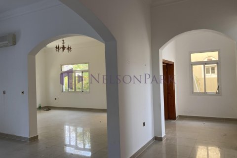 3 bedrooms Villa in Doha, Qatar No. 58248 3