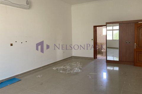 3 bedrooms Villa in Doha, Qatar No. 58248 5