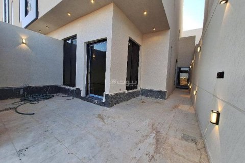 Вилла с 4 спальнями в Эр-Рияд, Саудовская Аравия №67496 4