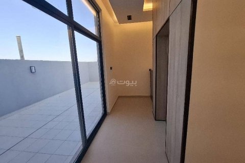 5 bedrooms Villa in Riyadh, Saudi Arabia No. 67493 13