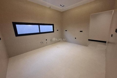 5 bedrooms Villa in Riyadh, Saudi Arabia No. 67493 18