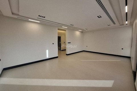 5 bedrooms Villa in Riyadh, Saudi Arabia No. 67493 16