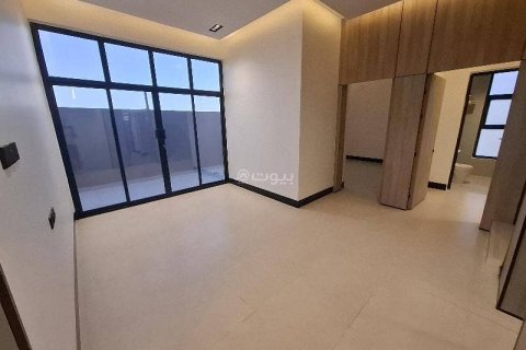 5 bedrooms Villa in Riyadh, Saudi Arabia No. 67493 15