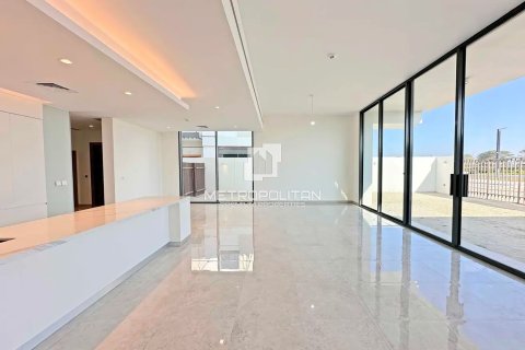 4 bedrooms Villa in District One, UAE No. 77784 2