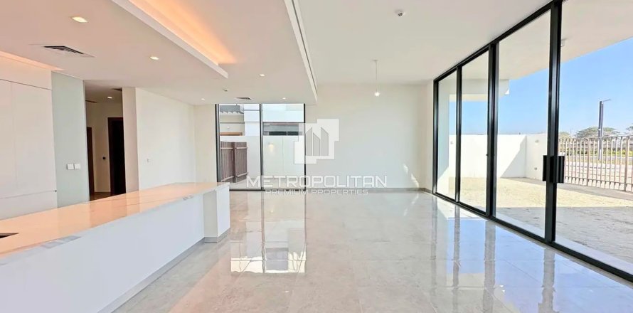 4 bedrooms Villa in District One, UAE No. 77784