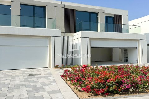 4 bedrooms Villa in District One, UAE No. 77784 15