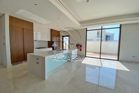5 bedrooms Villa on the Saadiyat Island, UAE No. 90657 11