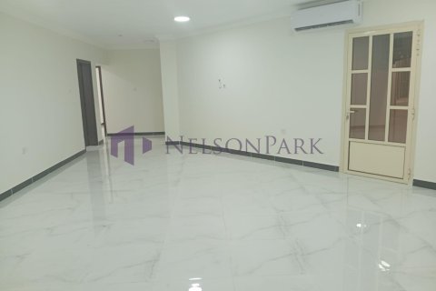 3 bedrooms Apartment in Doha, Qatar No. 57319 3
