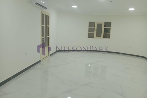 3 bedrooms Apartment in Doha, Qatar No. 57319 1