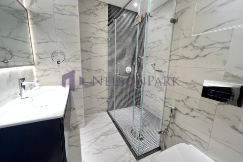 3 bedrooms Apartment in Doha, Qatar No. 57330 8