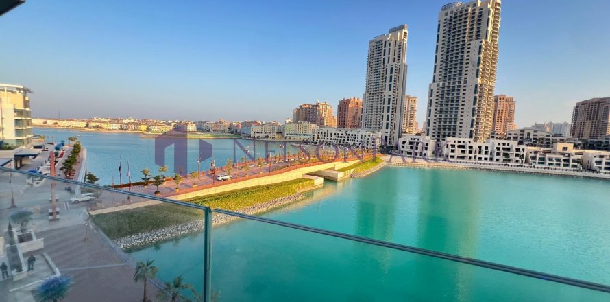 3 bedrooms Apartment in Doha, Qatar No. 57330