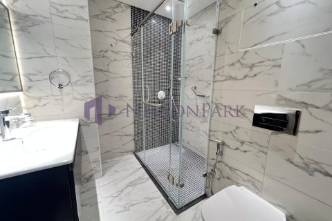 3 bedrooms Apartment in Doha, Qatar No. 57330 7