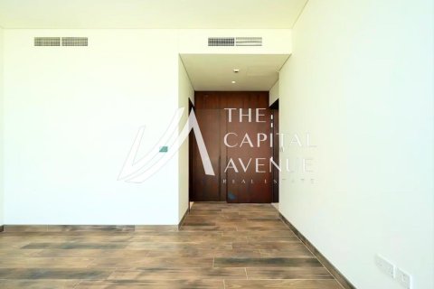 5 bedrooms Villa in Abu Dhabi, UAE No. 86587 8