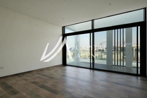 5 bedrooms Villa in Abu Dhabi, UAE No. 86587 7