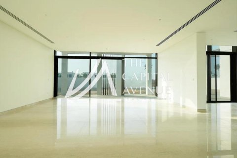 5 bedrooms Villa in Abu Dhabi, UAE No. 86587 6