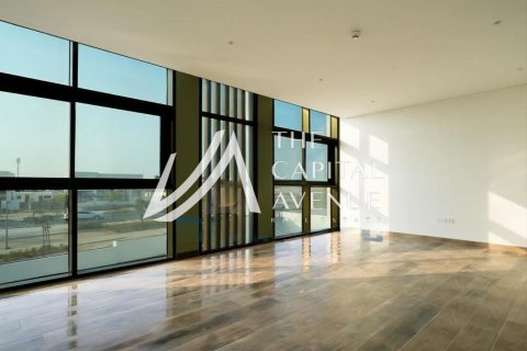 5 bedrooms Villa in Abu Dhabi, UAE No. 86587 4