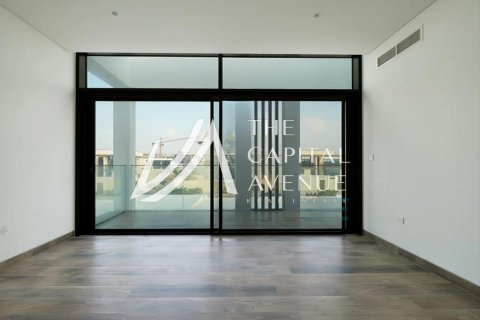 5 bedrooms Villa in Abu Dhabi, UAE No. 86587 11