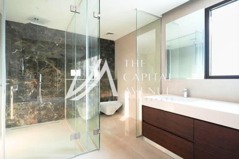 5 bedrooms Villa in Abu Dhabi, UAE No. 86587 13