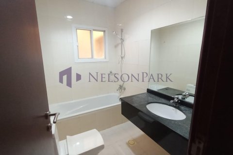 2 bedrooms Apartment in Doha, Qatar No. 58222 8
