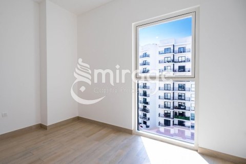 Apartment de 2 dormitorios en  Yas Island, UAE No. 81630 5