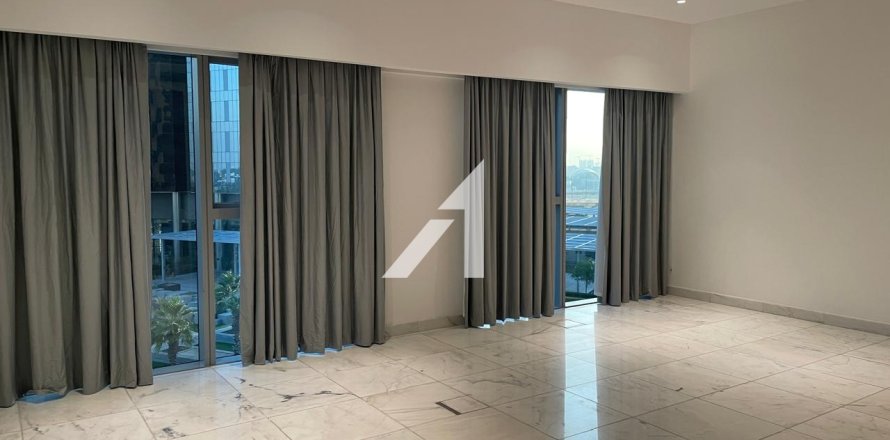 Квартира студия в Central Park Tower, ОАЭ №90876