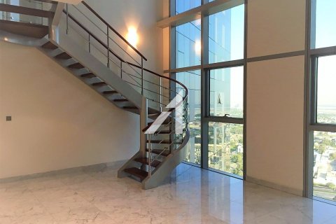 Duplex de 2 dormitorios en Central Park Tower, UAE No. 101801 4