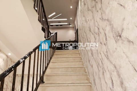 320m² Office in Mussafah, UAE No. 86411 17