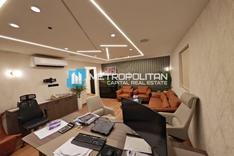 320m² Office in Mussafah, UAE No. 86411 7