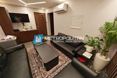 320m² Office in Mussafah, UAE No. 86411 5