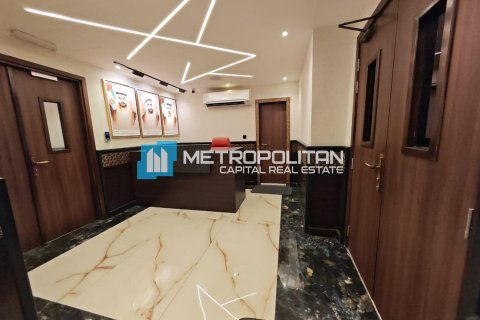 320m² Office in Mussafah, UAE No. 86411 14