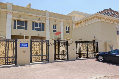 Villa de 4 chambres à Al Nahyan, UAE No. 86274 2
