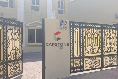 Villa de 4 chambres à Al Nahyan, UAE No. 86274 9
