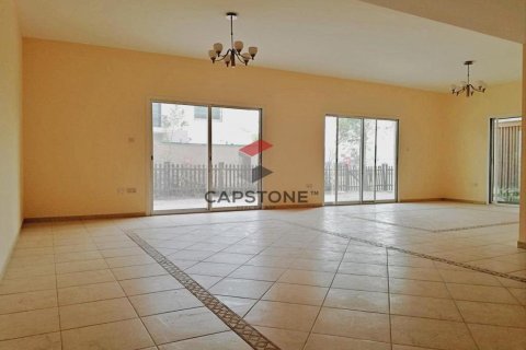Villa de 4 chambres à Abu Dhabi, UAE No. 86277 5
