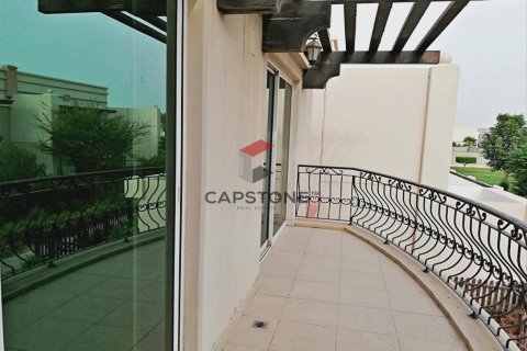 Villa de 4 chambres à Abu Dhabi, UAE No. 86277 2
