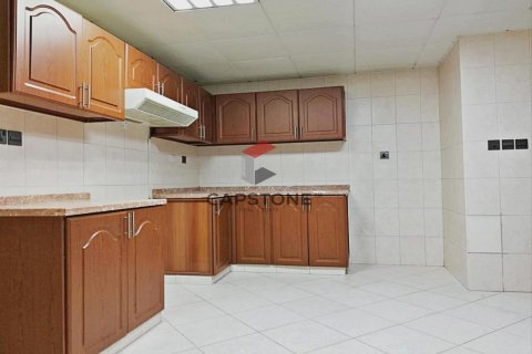 Villa de 4 chambres à Abu Dhabi, UAE No. 86277 14