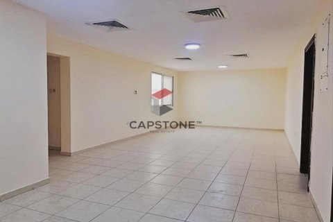 Villa de 4 chambres à Abu Dhabi, UAE No. 86277 10