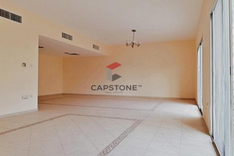 Villa de 4 chambres à Abu Dhabi, UAE No. 86277 6