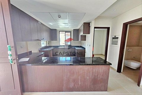 Apartment de 3 dormitorios en Khalifa City, UAE No. 86273 10