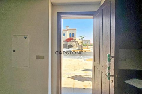 Apartment de 3 dormitorios en Khalifa City, UAE No. 86273 9