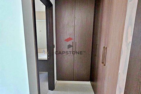 Apartment de 3 dormitorios en Khalifa City, UAE No. 86273 26