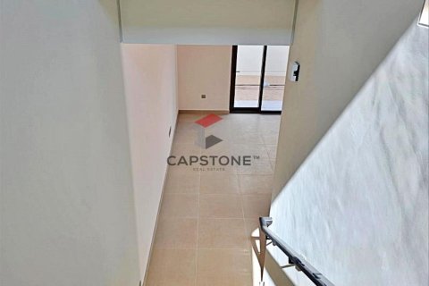 Apartment de 3 dormitorios en Khalifa City, UAE No. 86273 13