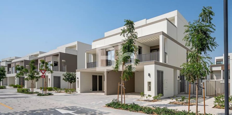 Villa de 4 dormitorios en Tilal Al Ghaf, UAE No. 64420