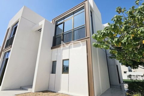 4 bedrooms Villa in Abu Dhabi, UAE No. 44256 17