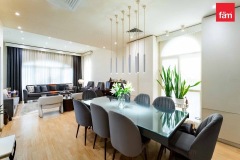 4 bedrooms Villa in Dubai, UAE No. 103966 13