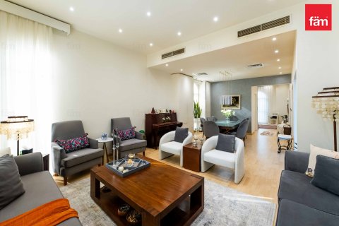 4 bedrooms Villa in Dubai, UAE No. 103966 11
